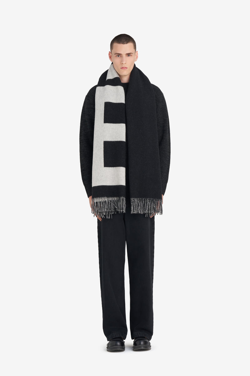 ETUDES STUDIO WOOL SCARF BIG E BLACK 2 ETUDES STUDIO WOOL SCARF BIG E BLACK 2