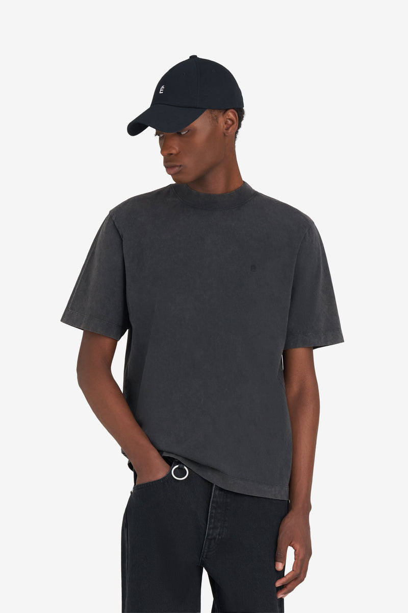 ETUDES STUDIO CLASSIC TEE SHIRT E FADED BLACK 2 ETUDES STUDIO CLASSIC TEE SHIRT E FADED BLACK 2